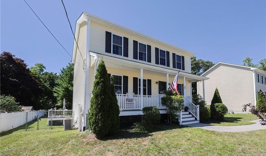 71 Francis Ave, East Providence, RI 02915 - 3 Beds, 3 Bath