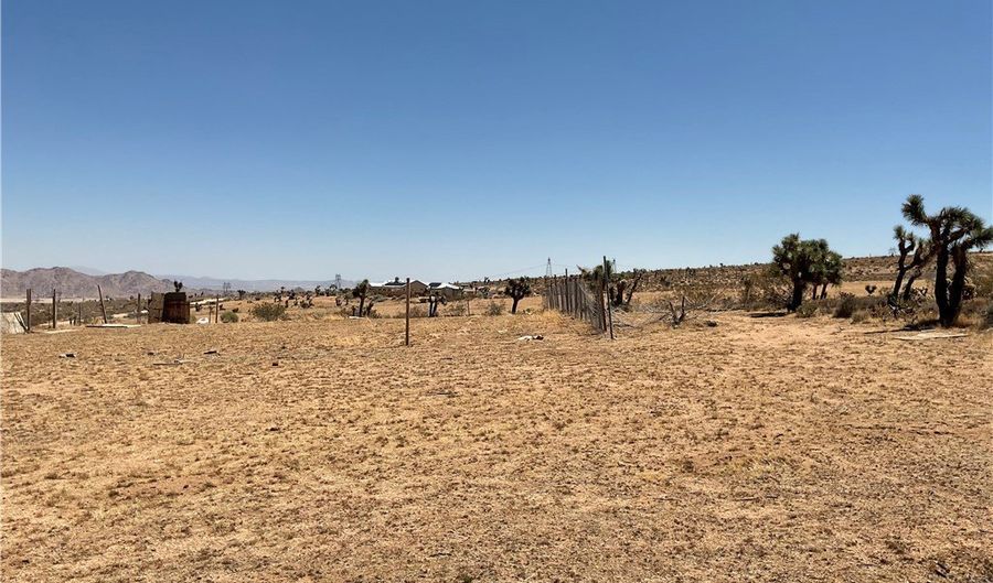 1 Luna Mountain Rd, Apple Valley, CA 92308 - 0 Beds, 0 Bath