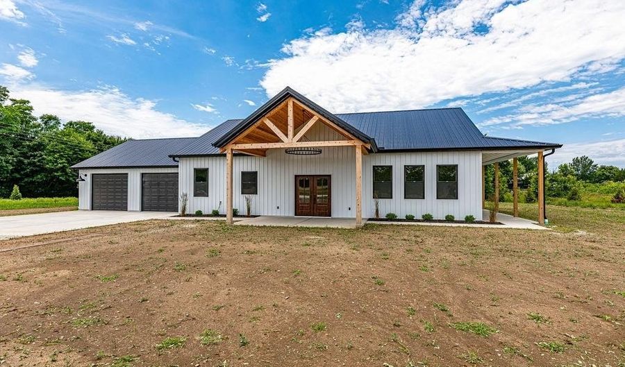 18521 Plano Trail Ln, Aurora, IN 47001 - 4 Beds, 3 Bath
