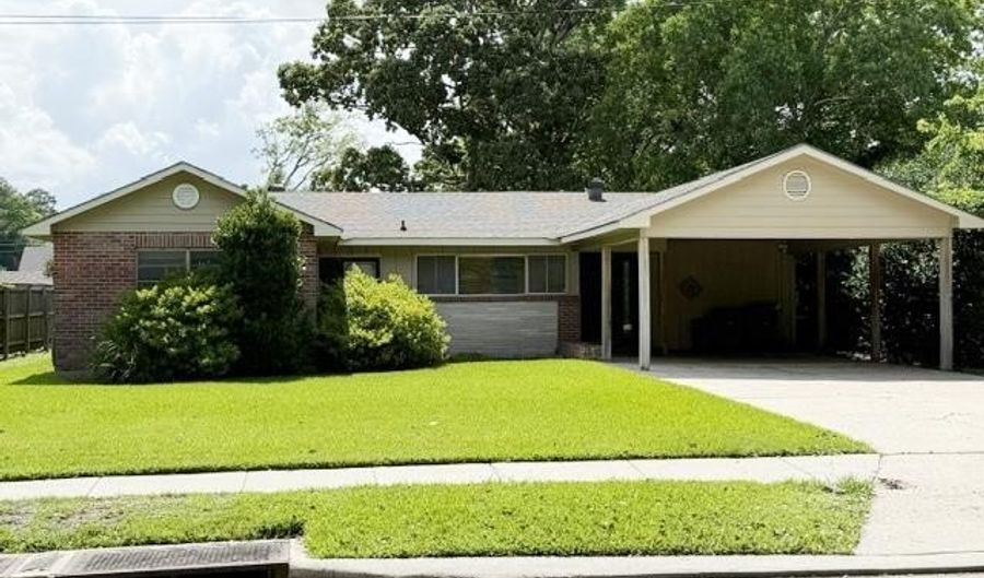 120 Marquette Dr, Baton Rouge, LA 70806 - 3 Beds, 2 Bath
