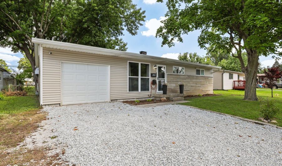 2020 Newcomer Ln, Beech Grove, IN 46107 - 3 Beds, 1 Bath
