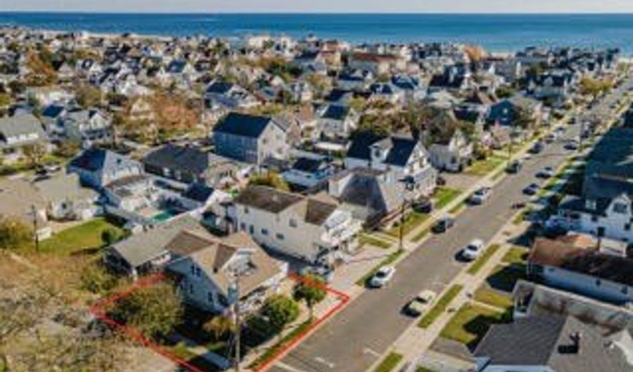 220 13th Ave, Belmar, NJ 07719 - 4 Beds, 3 Bath