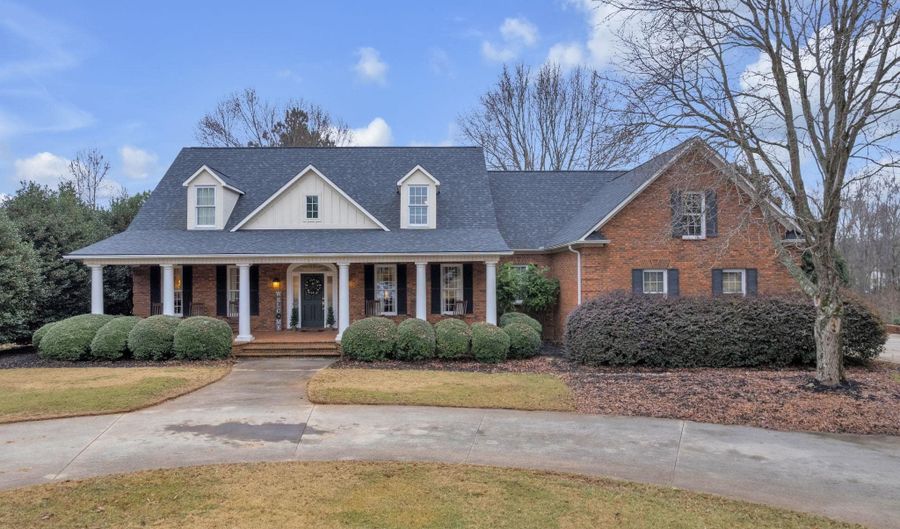 429 Waterford Point Dr, Boiling Springs, SC 29316 - 5 Beds, 4 Bath