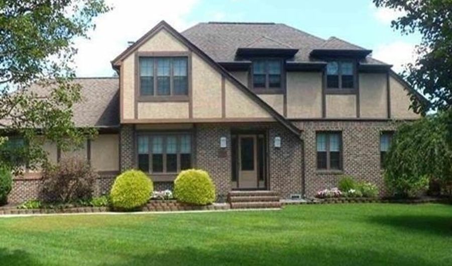 110 E LakeView Dr, Egg Harbor Twp., NJ 08234 - 5 Beds, 4 Bath