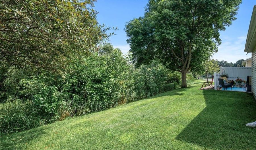 15752 Flackwood Ave, Apple Valley, MN 55124 - 2 Beds, 2 Bath