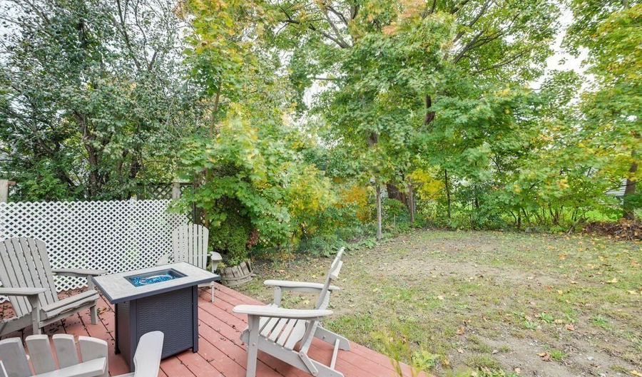 271 Essex St, Bangor, ME 04401 - 3 Beds, 2 Bath