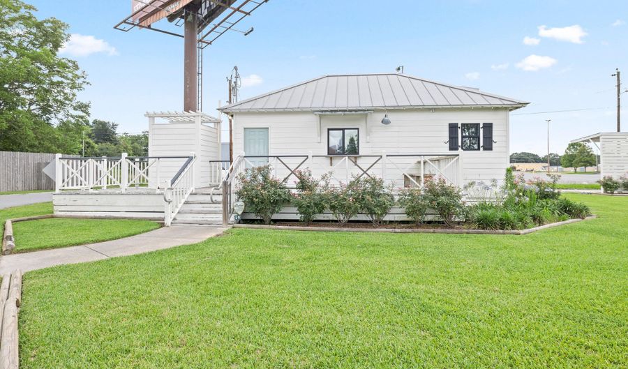 2627 Veterans Memorial Dr, Abbeville, LA 70510 - 0 Beds, 0 Bath