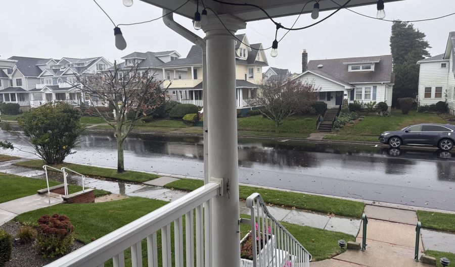 128 Woodland Ave, Avon By The Sea, NJ 07717 - 4 Beds, 2 Bath