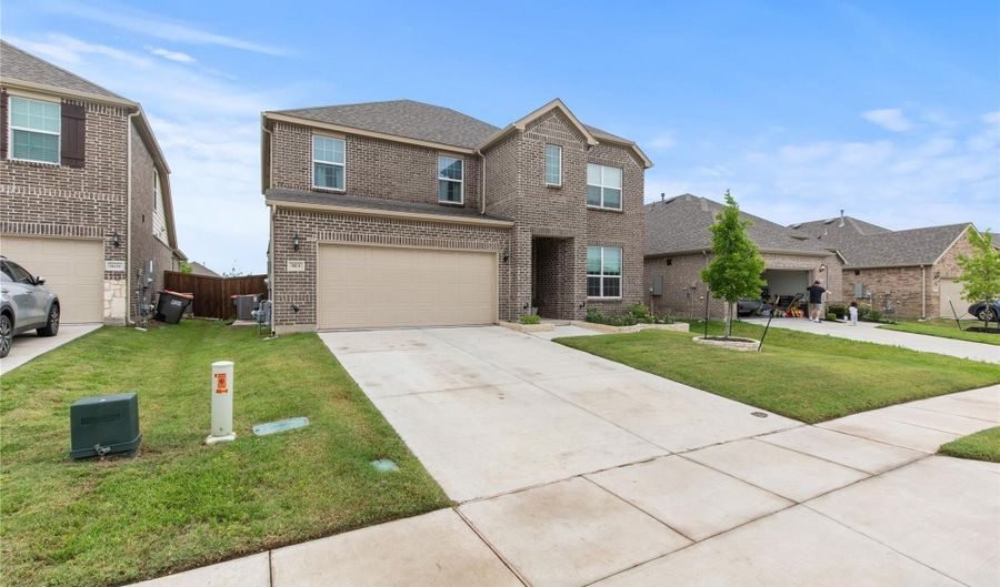 913 Adelyn St, Anna, TX 75409 - 4 Beds, 3 Bath