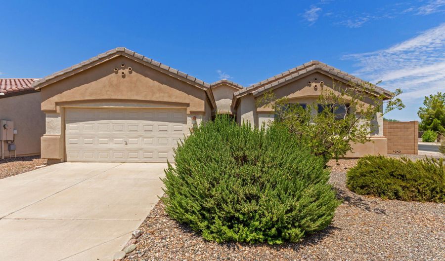 1548 E ELEGANTE Dr, Casa Grande, AZ 85122 - 4 Beds, 2 Bath
