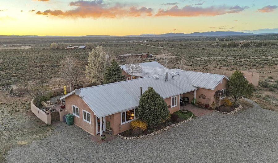 13 Coyote Loop, Arroyo Hondo, NM 87513 - 4 Beds, 3 Bath