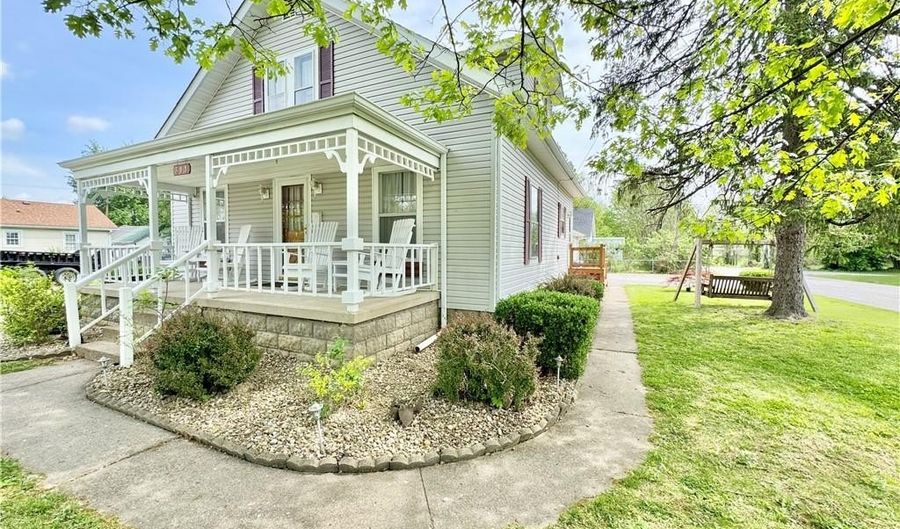 311 N Church St, Austin, IN 47102 - 4 Beds, 2 Bath