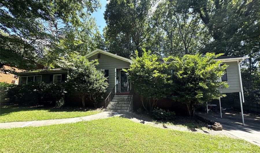 616 E Oakwood Ave, Albemarle, NC 28001 - 3 Beds, 2 Bath