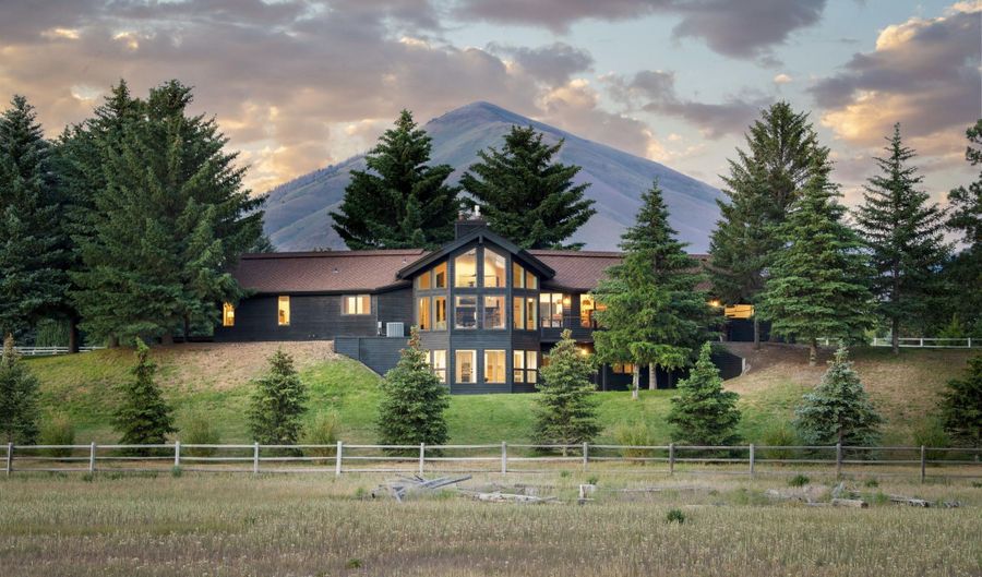 106 Chestnut Ln, Bellevue, ID 83313 - 4 Beds, 4 Bath