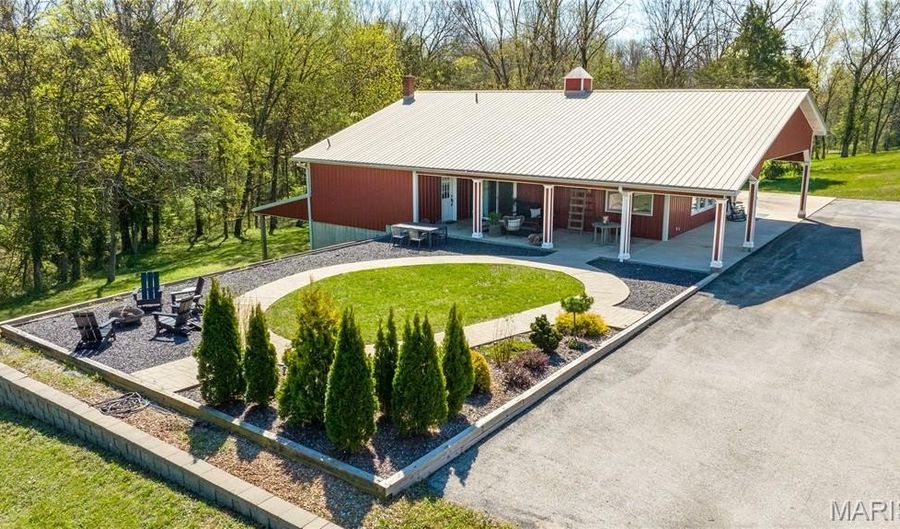 162 Jackson St, Augusta, MO 63332 - 2 Beds, 2 Bath