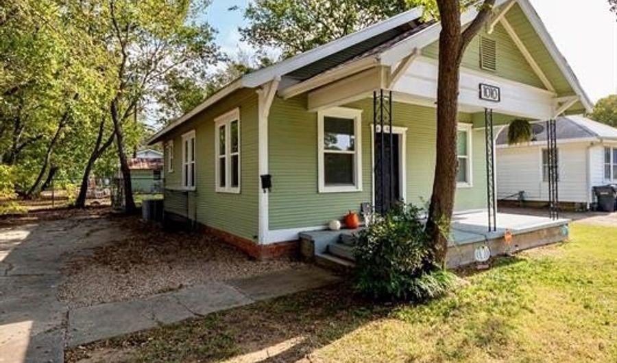 1010 Burch St NW, Ardmore, OK 73401 - 2 Beds, 2 Bath