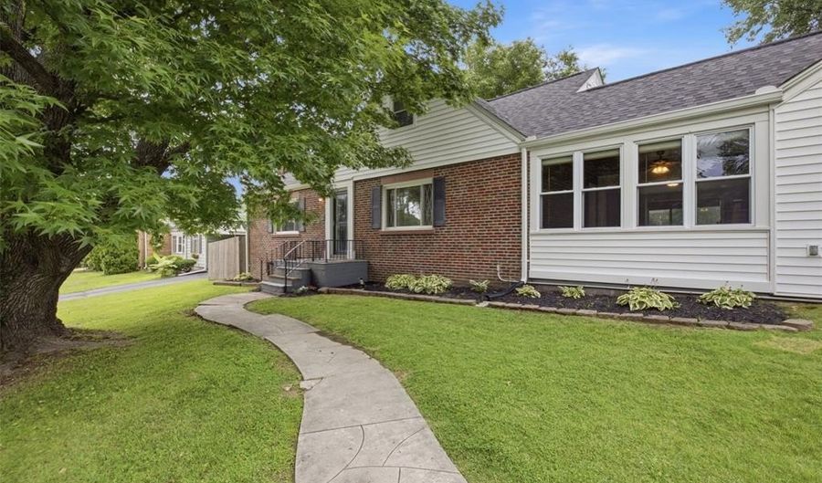 9860 Berwick Dr, Affton, MO 63123 - 3 Beds, 3 Bath