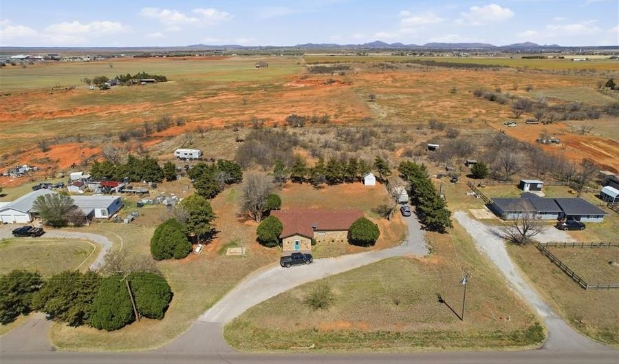 20449 E County Road 159, Altus, OK 73521 - 3 Beds, 1 Bath