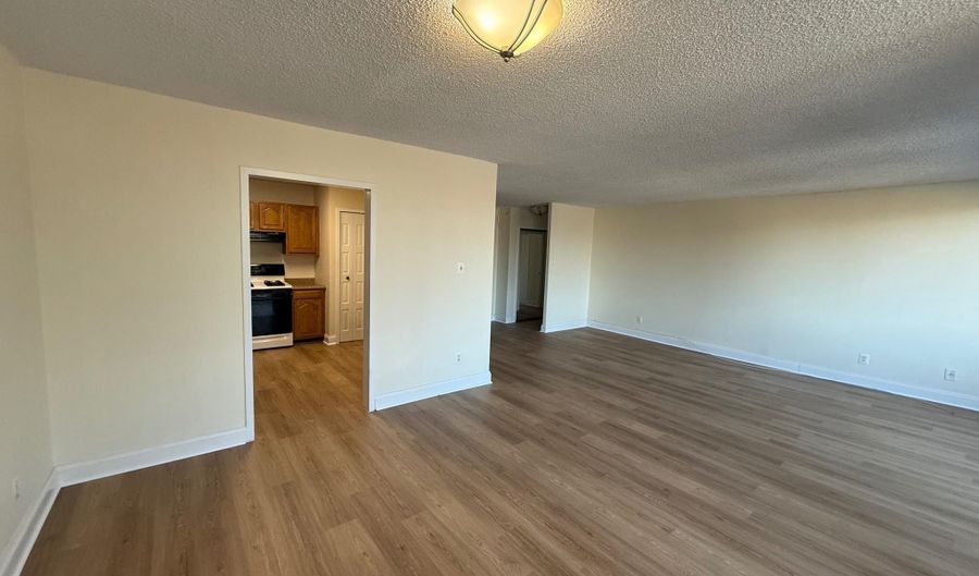5225 POOKS HILL Rd 724N, Bethesda, MD 20814 - 1 Beds, 1 Bath