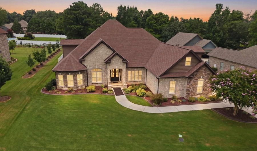 22391 Cantera Dr, Athens, AL 35613 - 5 Beds, 4 Bath