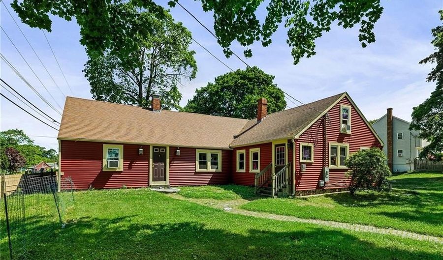 1707 Diamond Hill Rd, Cumberland, RI 02864 - 4 Beds, 2 Bath