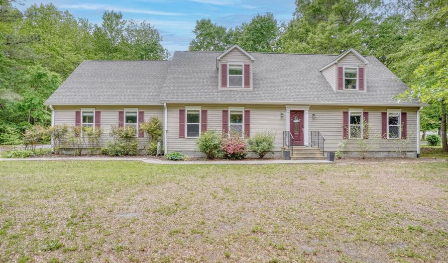 17065 SPRUCE Rd, Ellendale, DE 19941 - 5 Beds, 3 Bath