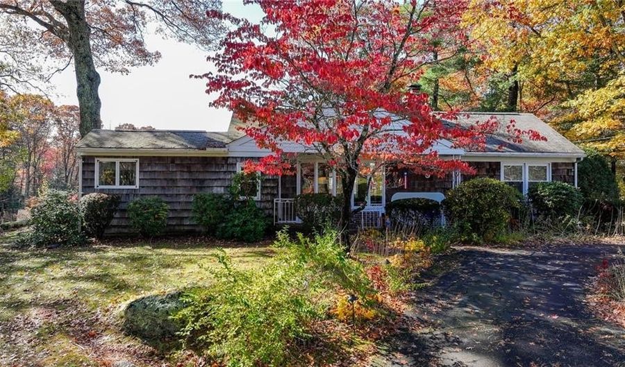 711 Black Plain Rd, North Smithfield, RI 02896 - 2 Beds, 2 Bath
