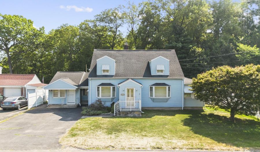 362 Wakelee Ave, Ansonia, CT 06401 - 3 Beds, 3 Bath