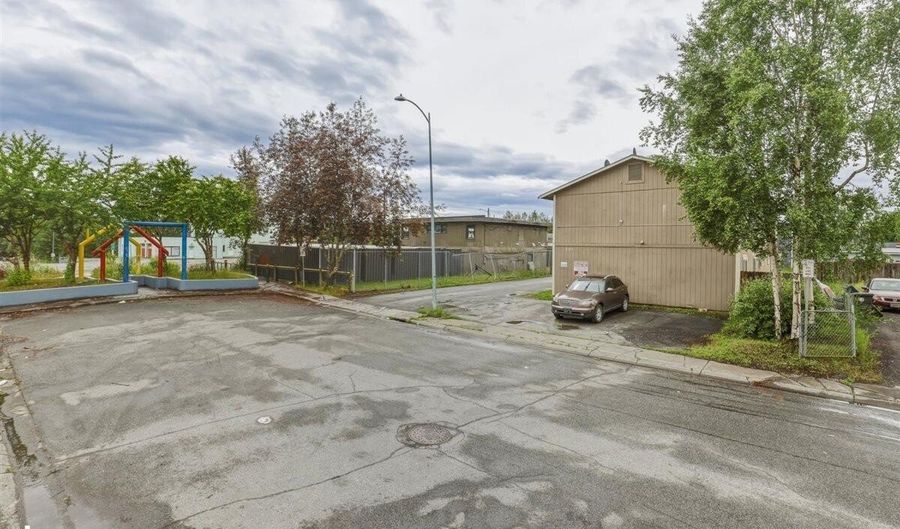 330 N Bliss St, Anchorage, AK 99508 - 9 Beds, 4 Bath