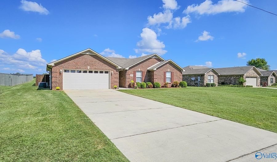 11455 Poplar Creek Cemetery Rd, Athens, AL 35611 - 3 Beds, 2 Bath