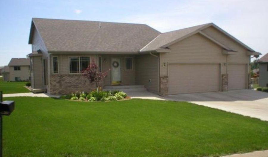 210 Green St, Albany, MN 56307 - 3 Beds, 2 Bath