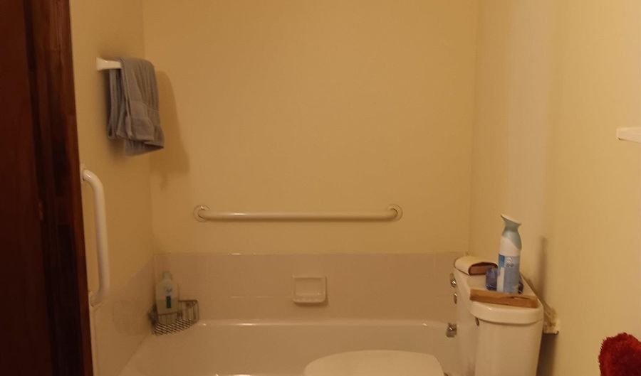 110 3RD Ave, Akron, AL 35441 - 4 Beds, 3 Bath