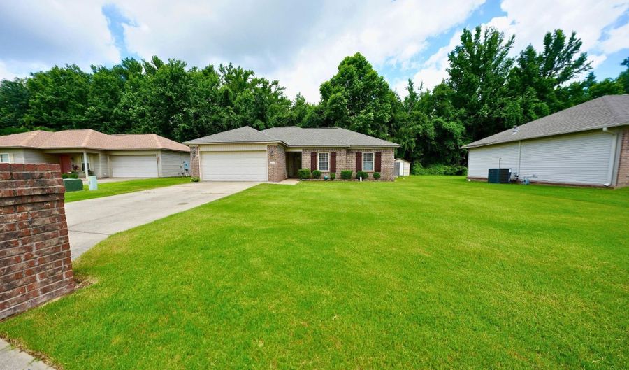 202 Plum Dr, Austin, AR 72007 - 3 Beds, 2 Bath