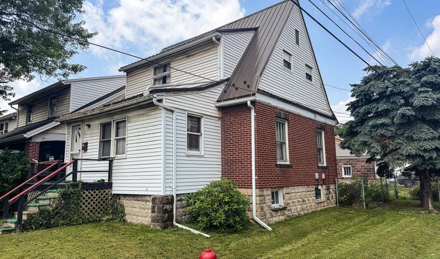 2000 Pleasant Valley Blvd, Altoona, PA 16602 - 3 Beds, 2 Bath