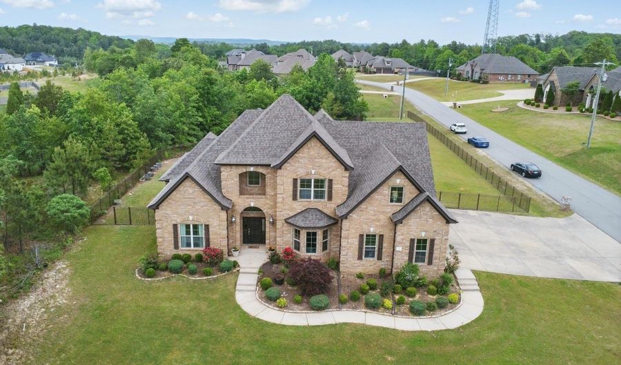 11187 Stonehill Dr, Alexander, AR 72002 - 5 Beds, 3 Bath