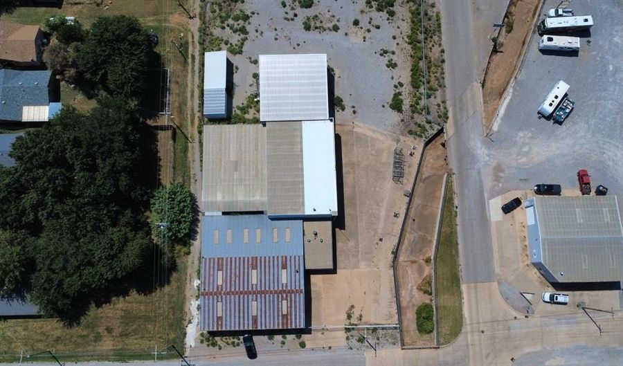 1301 S 3rd St, Chickasha, OK 73018 - 0 Beds, 0 Bath