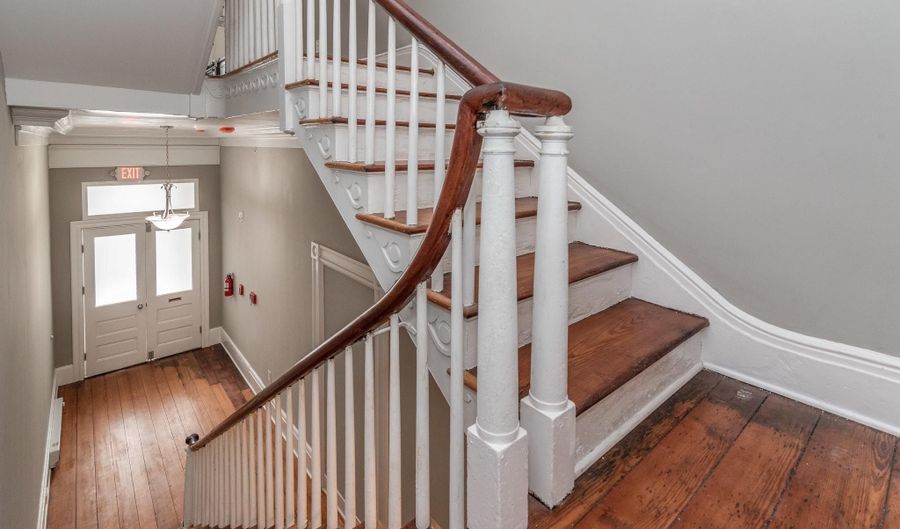 108 W SARATOGA St 5, Baltimore, MD 21201 - 1 Beds, 1 Bath