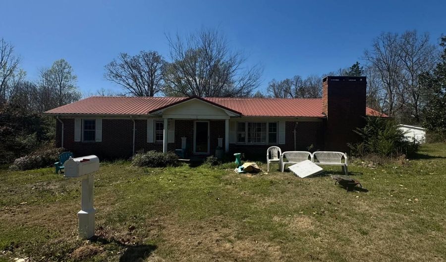 371 Silas Smith Rd, Bankston, AL 35542 - 4 Beds, 2 Bath