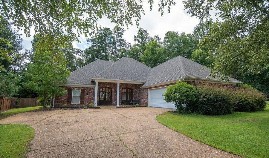 303 Beacon Hl, Brandon, MS 39042 - 4 Beds, 3 Bath