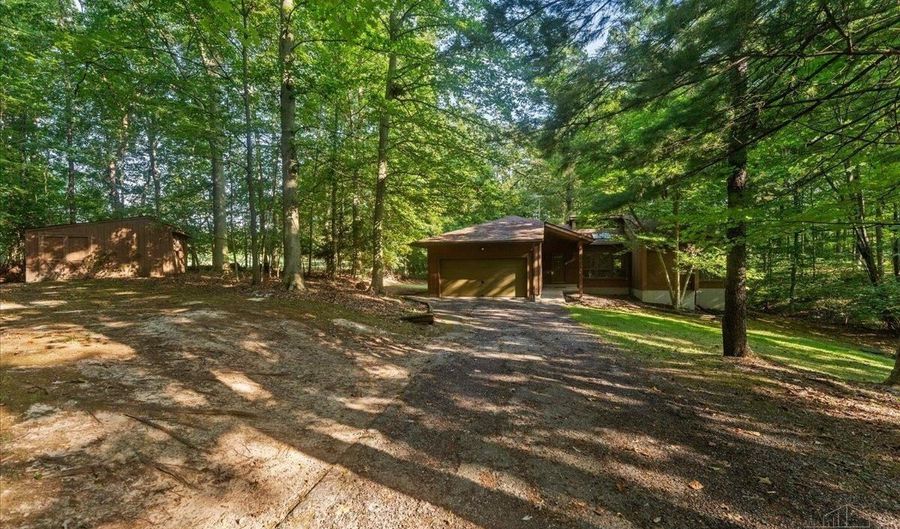3505 Holly Ridge Dr, Cincinnati, OH 45255 - 5 Beds, 3 Bath