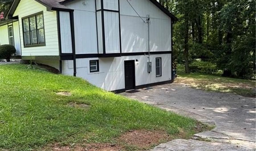 721 Wedgewood Dr B, Alpharetta, GA 30009 - 2 Beds, 1 Bath