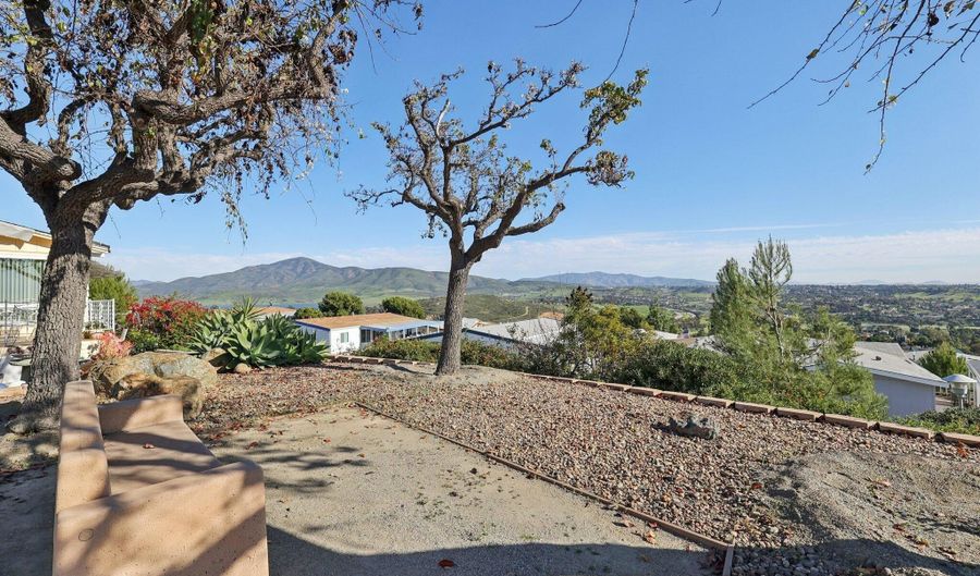 275 S Worthington St 14, Spring Valley, CA 91977 - 2 Beds, 2 Bath