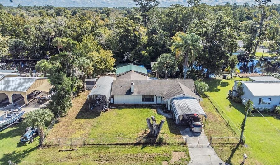 55746 CARROL St, Astor, FL 32102 - 2 Beds, 2 Bath