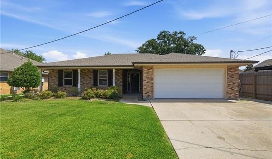 402 AVENUE A, Belle Chasse, LA 70037 - 3 Beds, 2 Bath