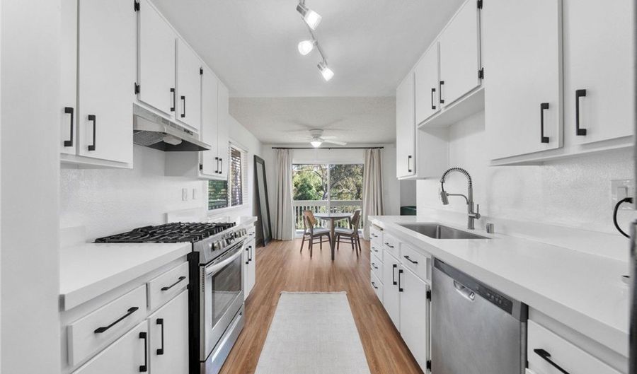 4219 La Pinata 252, Oceanside, CA 92057 - 2 Beds, 3 Bath
