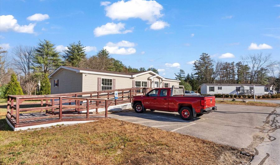 2 Parkwood Dr, Allenstown, NH 03275 - 3 Beds, 2 Bath