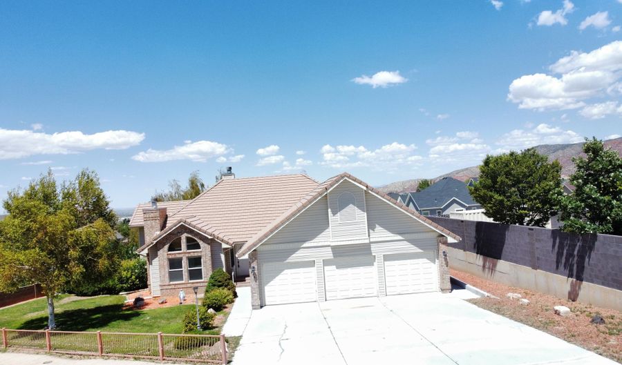 606 W Greens Lake Dr, Cedar City, UT 84720 - 5 Beds, 3 Bath