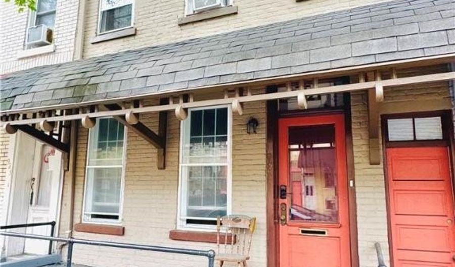 921 W Chew St, Allentown, PA 18102 - 4 Beds, 2 Bath