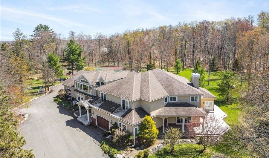 2176 Stony Run Pl, Blakeslee, PA 18610 - 10 Beds, 11 Bath