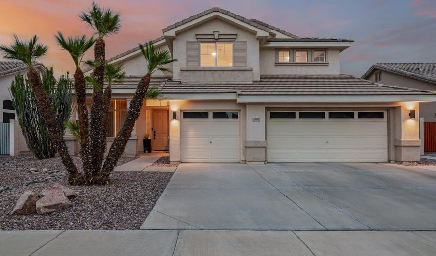 1597 E MONTEREY St, Chandler, AZ 85225 - 4 Beds, 3 Bath